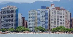 reaprumo-de-edifico-inclinado