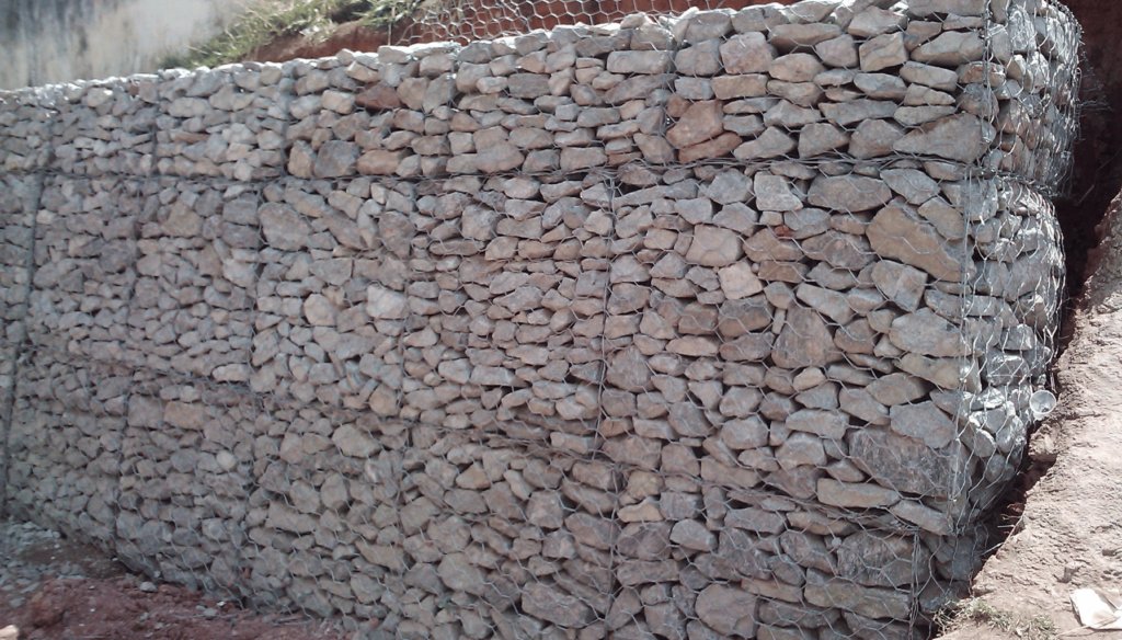 consrucao-de-muro-de-arrimo