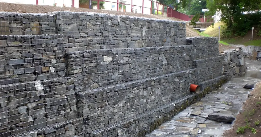 empresa-de-construcao-de-muro-de-arrimo-hr